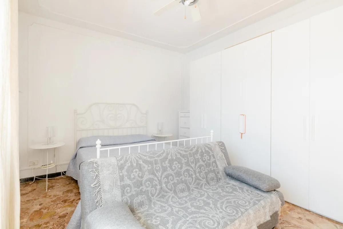 Spaziosa Matrimoniale Nel Centro Di Modena Apartamento Exterior foto